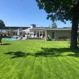 https://maison-saint-tropez-meerhoven.eindhoven-hotels.net